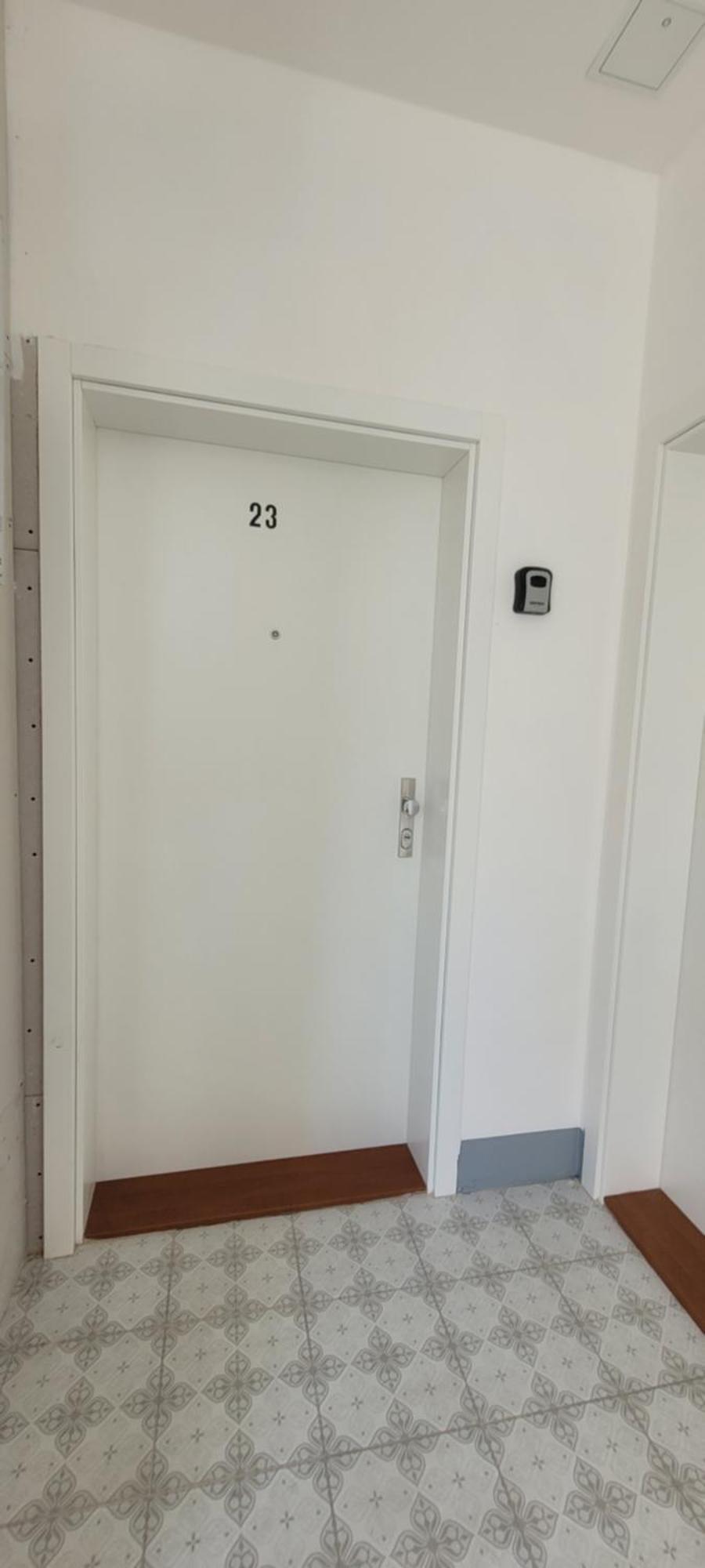 Altbauwohnung Mit Charme - Selbst Check In - Queensize Bett Wina Bagian luar foto