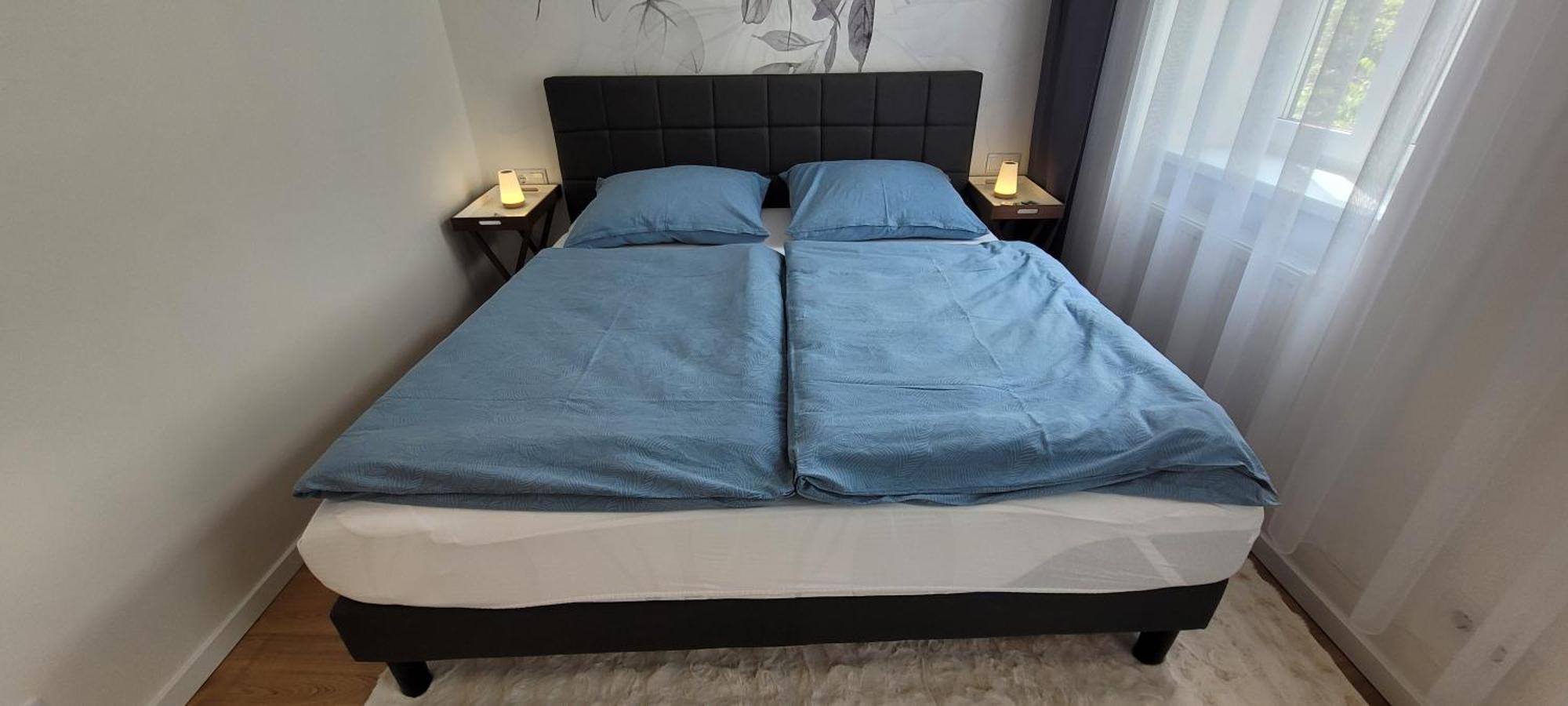 Altbauwohnung Mit Charme - Selbst Check In - Queensize Bett Wina Bagian luar foto